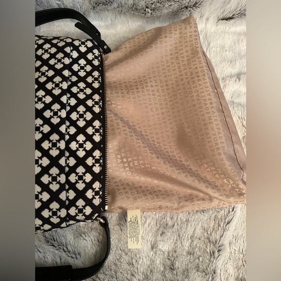 Kate Spade Victoria Classic w/Pink & White Stripe Crossbody - Matching Wallet - Picture 8 of 10